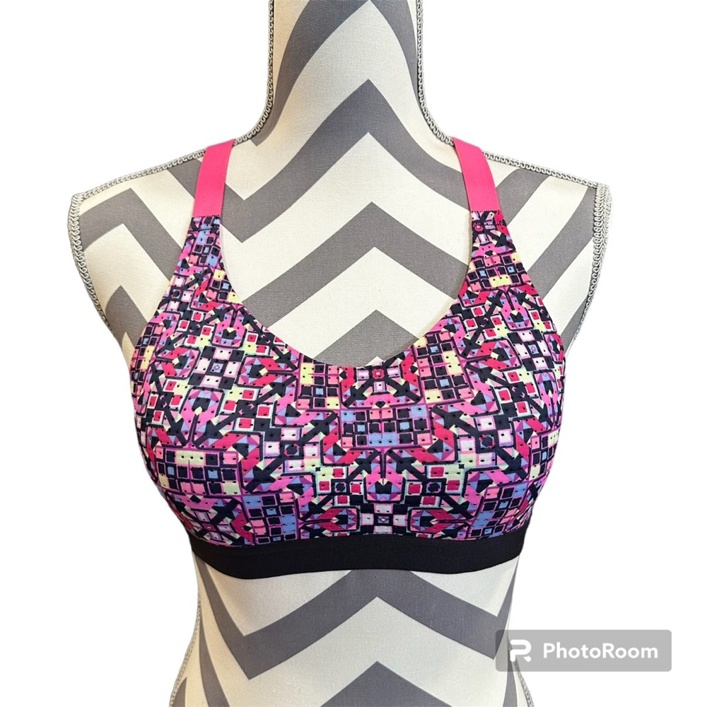 Victoria’s Secret VSX sports bra size 32B